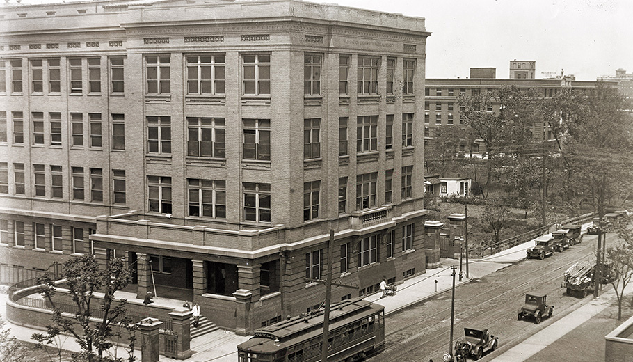 West/Clinics Building on Euclid Ave., 1926.